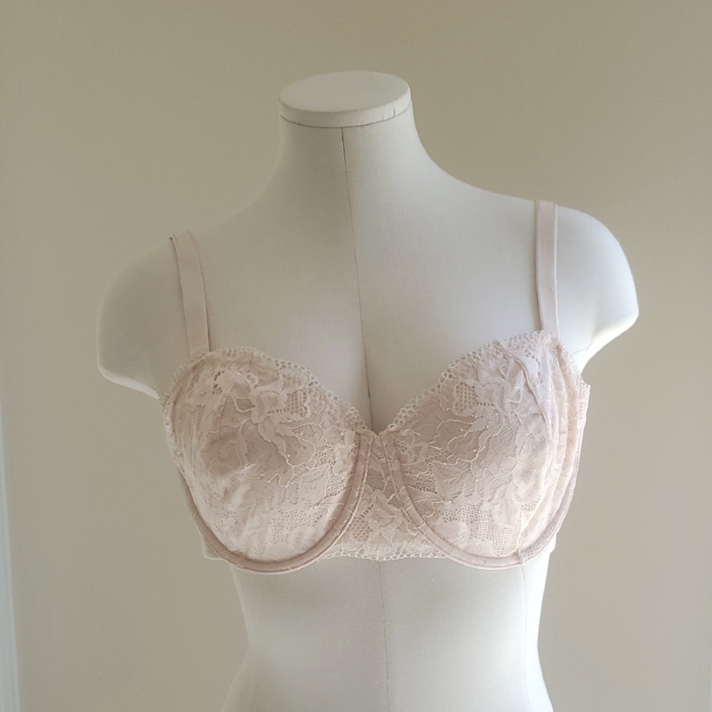 SOMA. Embraceable Elegant Lace Underwire Bra - Light Pink 38D NWT